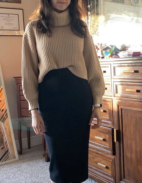 Turtle Neck With Skirt, Straight Skirt Outfits, Long Black Skirt Outfit, Cream Sweater Outfit, Pakistani Casual Dresses, Long Straight Skirt, Maxi Skirt Fall, Black Straight Skirt, Long Black Skirt