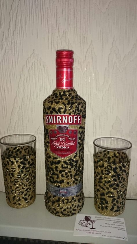 Decorate Alcohol Bottles, Glitter Vodka Bottle, Glitter Vodka, Smirnoff Bottle, Glitter Bottles, Decoupage Bottles, Glitter Projects, Vodka Gifts, Bling Bottles