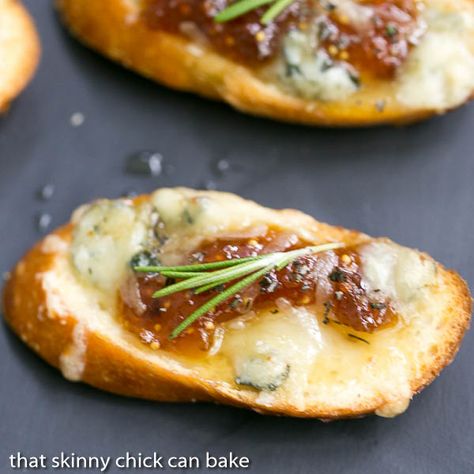 Fig Gruyere Crostini | An unusual combination of toppings that's sure to be a hit! Fig Appetizer, Fig Spread, Fig Recipes, Foodie Crush, Best Appetizer Recipes, Game Day Food, Best Appetizers, Appetizers For Party, Yummy Appetizers