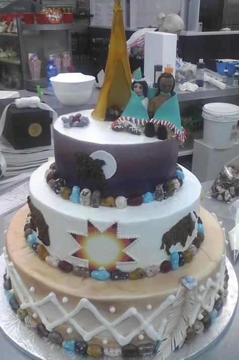 Native American Wedding Cake, Native American Cake, Native Wedding, Professional Cakes, American Stuff, Indian Cake, Sculpting Ideas, Native American Wedding, Round Wedding Cakes