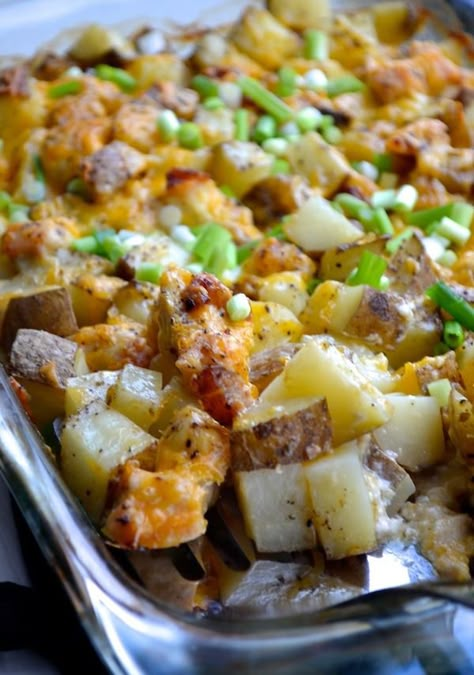 Loaded baked potato casserole recipe Loaded Baked Potato Casserole, Baked Potato Casserole, Loaded Baked Potato, Corn Dog, Loaded Baked Potatoes, Potato Casserole, Potato Dishes, Casserole Dish, Yummy In My Tummy