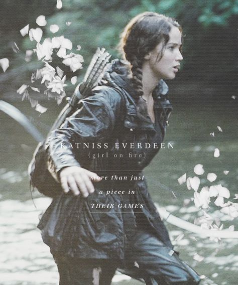 Katniss Everdeen Hunger Games Victors, Female Armour, Hunger Games Pin, Volunteer As Tribute, District 12, Hunger Games Movies, I Volunteer As Tribute, Hunger Games Fandom, Finnick Odair