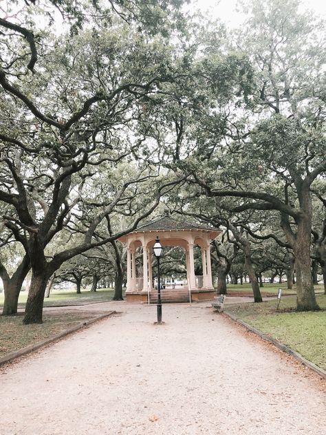 White Point Gardens // Charleston, SC White Point Gardens Charleston, Southern Women, Southern Girl, Beautiful Voice, Charleston Sc, Pretty Places, Charleston, Gazebo, Most Beautiful