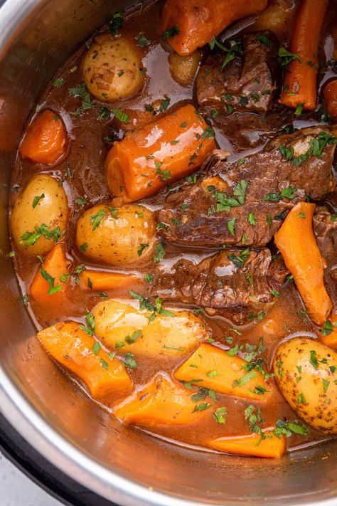 This Instant Pot chuck roast is comfort food at its finest! Tender, perfectly seasoned beef is paired with baby potatoes and carrots for a complete meal that’s sure to satisfy. Pressure Cooker Roast And Potatoes, Instapot Chuck Roast, Slow Cook Chuck Roast, Instant Pot Chuck Roast, Pot Roast Instant Pot, Roast And Potatoes, Pressure Cooker Roast, Roast Beef And Potatoes, Roasted Potatoes And Carrots