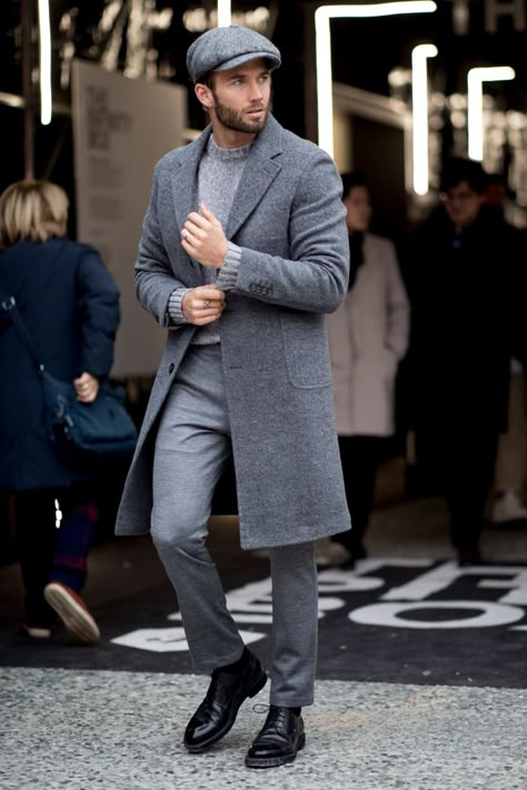 Grey Coat Outfit, Winter Outfits For Men, Sweater Outfits Men, Mens Business Casual Outfits, Herren Style, Professional Outfit, Business Wardrobe, Corporate Style, Slim Fit Suits