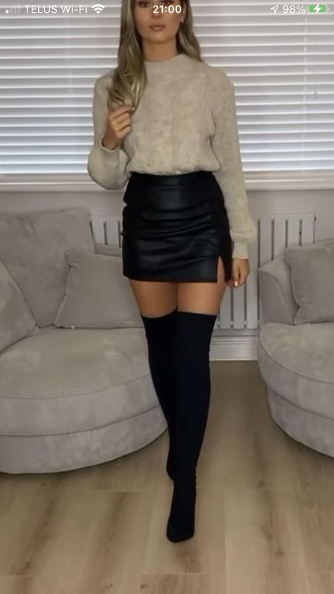 Leather Skirt Stockings Outfit, Black Suede Skirt Outfit, Short Leather Skirt Outfit Winter, Black Leather Skirt Outfit, Leather Mini Skirt Outfit, Leather Skirt Outfit, Black Leather Skirt, Leather Skirts, Skirt Outfit