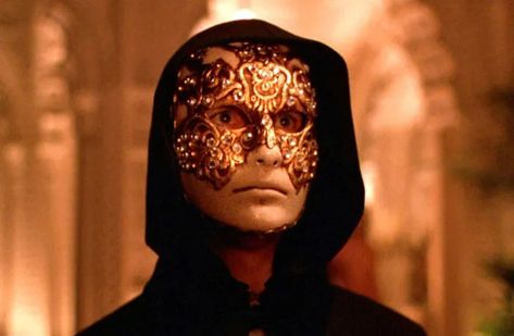 Feature: Is ‘Eyes Wide Shut’ Stanley Kubrick’s Self-Acclaimed Finest Work? Les Goonies, Barry Lyndon, Chris Columbus, Ryan O'neal, Shutter Island, Glenn Close, Eyes Wide Shut, Basic Instinct, Septième Art