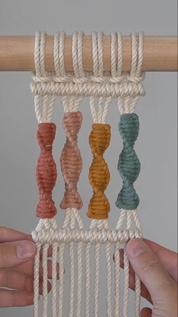 Macraweave Techniques, Dna Macrame, Macraweave Tutorial, Macrame Tassels, Macrame Wall Hanging Tutorial, Macrame Plant Hanger Tutorial, Macrame Tutorials, Simple Macrame, Owl Wall Hanging