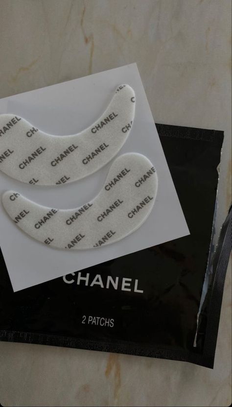 Chanel Beauty, Princess Aesthetic, Cosmetic Skin Care, Black Aesthetic, Take Care Of Yourself, Maquillaje De Ojos, Skincare Routine, Chanel Bag, Self Care