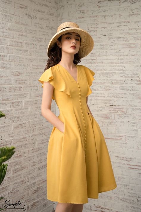 Women Dresses Casual Summer, Casual Frocks, Button Fashion, Frock Fashion, Stylish Work Attire, Fashion Design Dress, Trendy Fashion Tops, Mode Casual, Frock Design