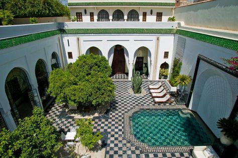 Moroccan Courtyard, Mediterranean Courtyard, Inspiring Outdoor Spaces, Outdoor Remodel, Infinity Edge Pool, Patio Tiles, Beautiful Pools, Patio Stones, Pool Deck