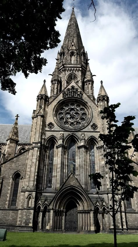 Cathedral Design Architecture, Gothic Cathedral Exterior, Minecraft Cathedral, Cathedral Exterior, Cathedral Photography, Goth Architecture, Old Cathedral, Church Design Architecture, Gothic Arch