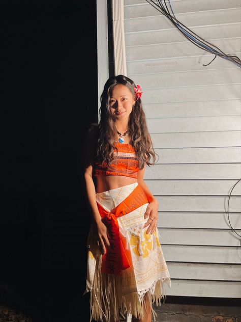 Moana Dress Up Diy, Cute Moana Halloween Costume, Moana Inspired Outfits Aesthetic, Moana Spirit Week, Woman Disney Costume, Moana Corset Costume, Moana Womens Costume, Moana Inspo Outfit, Moana And Hei Hei Costume