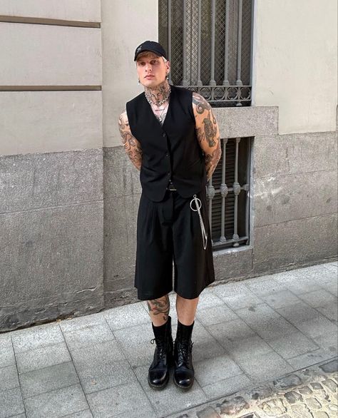 Men’s Raves Outfit, Alt Fashion Men, Hot Day Outfit, Techno Outfit, Mummy Costume, Set Outfits, Queer Fashion, Street Style Outfits Men, Mens Outfit Inspiration