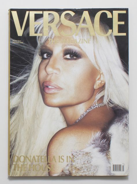 VERSACE Magazine Vintage Versace Aesthetic, Versace Magazine, Versace Family, Versace Aesthetic, Versace 90s, House Of Versace, 90s Versace, Versace Fashion, Vintage Versace