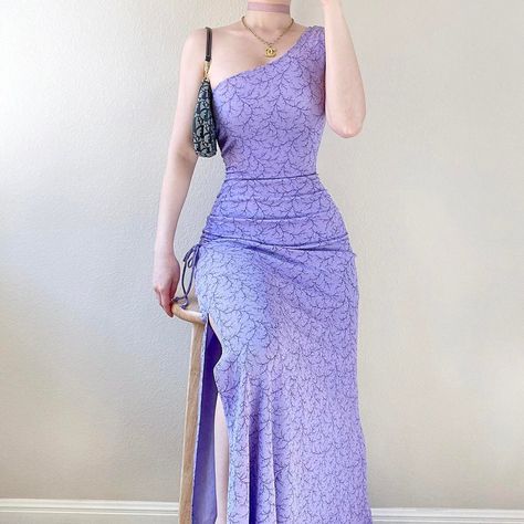 Prom Dresses For Chubby Girls, Lavender Prom, Glitter Prom Dress, Lavender Prom Dresses, Fancy Short Dresses, Fancy Dress Outfits, Classy Prom Dresses, Fairy Fashion, Sparkle Dress