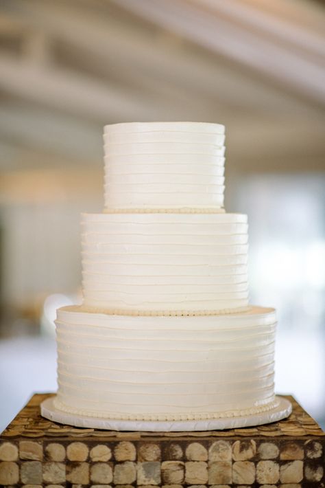 classic white wedding cake, photo by Sean Money + Elizabeth Fay http://ruffledblog.com/glittered-charleston-wedding #cakes #desserts Plain Wedding Cakes, Wedding Cakes Simple, Wedding Cake Simple Elegant, Cakes Simple, Wedding Cakes Elegant, Boda Mexicana, White Wedding Cakes, Simple Wedding Cake, Cool Wedding Cakes