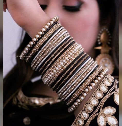 Black Bangles Indian, Cultural Accessories, Black Metal Bangles, Long Necklace Designs, Colourful Bangles, Hand Dpz, Black Bangles, Golden Bangles, Desi Jewelry