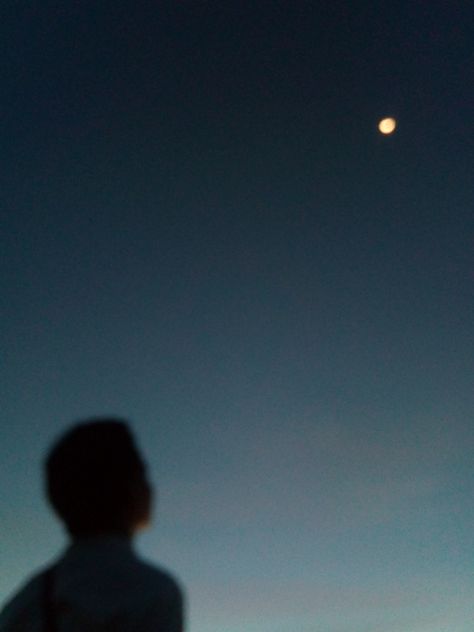 just me and the moon #aesthetic #moon Moon Boy Aesthetic, The Moon Aesthetic, Dreamer Aesthetic, Matt Donovan, Me And The Moon, Autumn Queen, Aesthetic Moon, Strawberry Wine, Twilight Sky