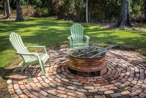 Brick Patio Ideas: 9 Popular Brick Laying Patterns (Bonds) Brick Laying Patterns, Diy Brick Patio, Small Brick Patio, Reclaimed Brick Garden, Brick Patio Ideas, Brick Bonds, Types Of Bricks, Brick Laying, Brick Path