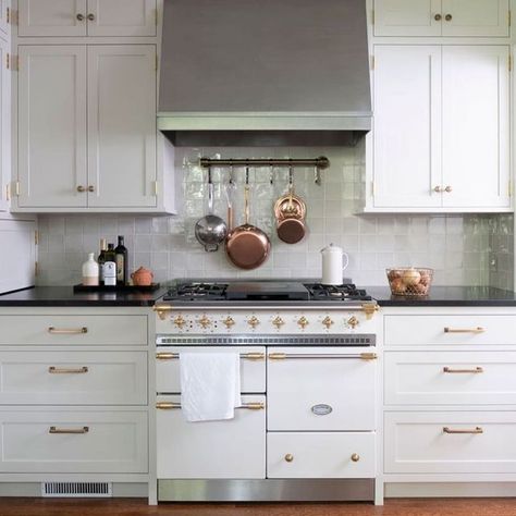 Ann Morris Inc.™ on Instagram: "Simplicity at its best, AM Linear Pot Rack above this stunning stove. Design by @aleciastevensdesign" Pot Hanger Over Stove, Pot Holder Above Stove, Pot Hanger Above Stove, Rod Above Stove, Pots Above Stove, Pot Rail Over Stove, Pot Rack Over Stove, Above The Stove Decor, Decor Above Stove