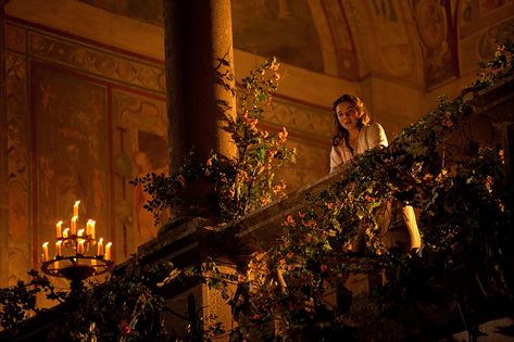 Romeo And Juliet Balcony, Romeo + Juliet Aesthetic, Romeo Ve Juliet, Juliet Capulet, Royalty Core, Juliet Balcony, Romeo Y Julieta, Prison Break, Images Esthétiques