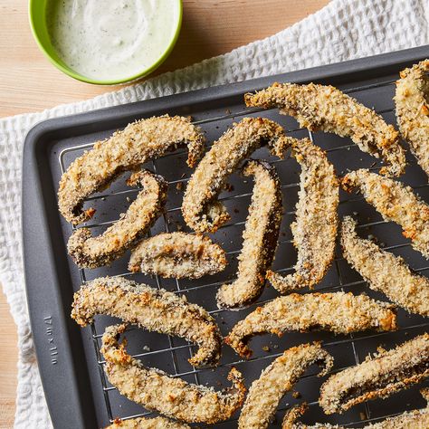 Crispy Parmesan Mushroom Fries with Ranch Sauce Mushroom Fries, Parmesan Crusted Asparagus, Meaty Mushrooms, Tempura Recipe, Breadcrumb Topping, Spring Appetizers, Ranch Sauce, Baked Butternut Squash, Cauliflower Bites