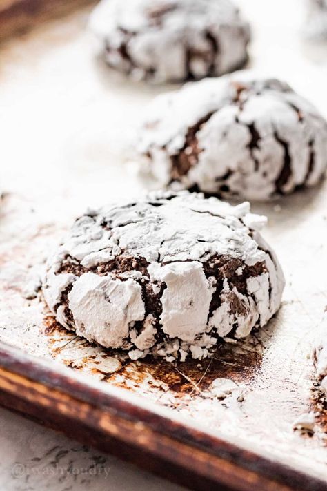 Chocolate Crinkle Cookies Recipe - I Wash You Dry Chocolate Crinkles Recipe, Chocolate Crinkle Cookies Recipe, Crinkle Cookies Recipe, Chocolate Crinkle, Chocolate Crinkle Cookies, Chocolate Chip Cake, Chocolate Crinkles, Chocolate Espresso, Crinkle Cookies