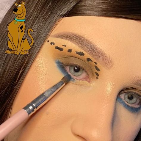 Scooby Doo Eye Makeup, Scooby Doo Make Up, Scooby Do Makeup, Scooby Doo Makeup Looks, Scooby Makeup, Scooby Doo Makeup, Micro Eyeliner, Mystery Gang, Scooby Doo Costumes