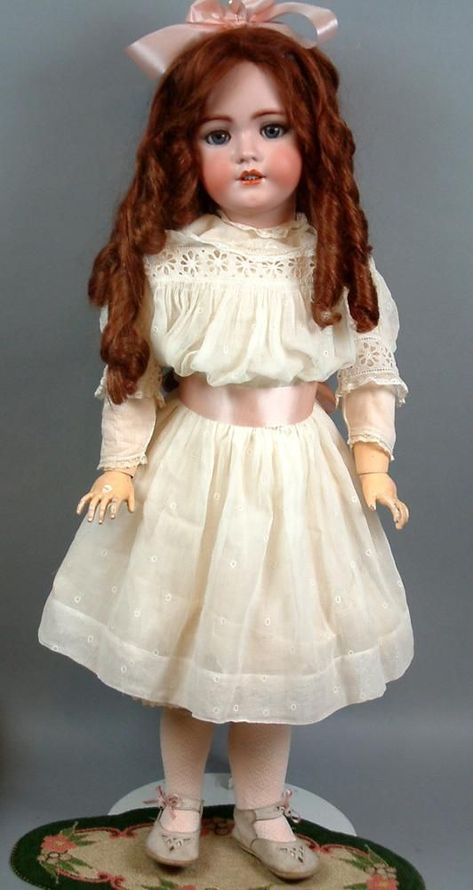 The extremely rare antique French porcelain dolls painted and made entirely by hand with insect theme on their faces directly... Antique Porcelain Dolls, Antique Doll Dress, Crochet Baby Sandals, Victorian Dolls, China Dolls, German Dolls, French Dolls, Doll Wigs, Antique Clothing