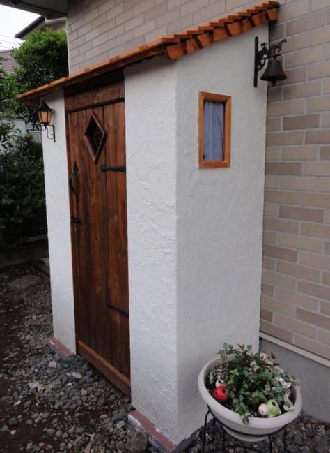 Outdoor Restroom Ideas, Outdoor Pool Bathroom, Gardening Design Ideas, Outdoor Restroom, Best Garden Design, Outside Toilet, Toilet Outdoor, Small Garden Shed, Outdoor Bathroom Design