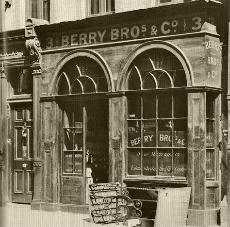 Victorian Shop Fronts, 1900s London, 1920s London, Edwardian London, London Shops, Historic London, Victorian Street, 19th Century London, Shop Exterior