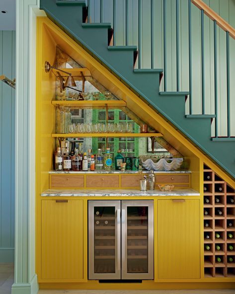 Raise the Bar – When Hutley &... - Homes & Gardens Magazine Colorful Beach House, Home Bar Ideas, Decorating Rules, Fishermans Cottage, Under The Stairs, Seaside Cottage, Inviting Home, English House, The Void