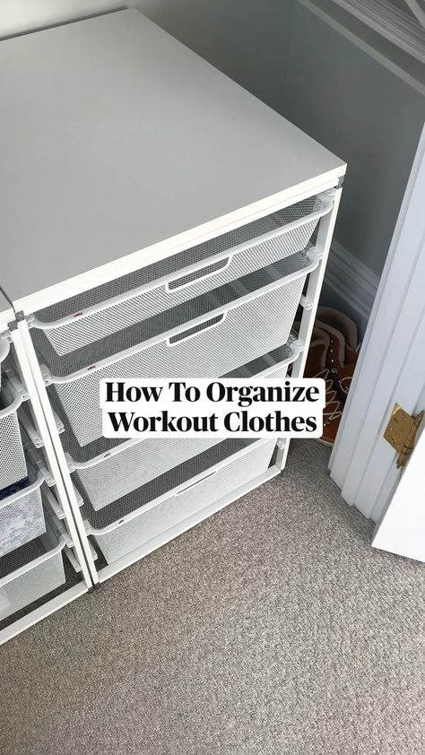 Organization Small Closet, Closet Redo, Room Organization Bedroom, Organization Closet, Design Tricks, House Organisation, Clothes Organization Diy, Apartment Organization, Small Space Organization