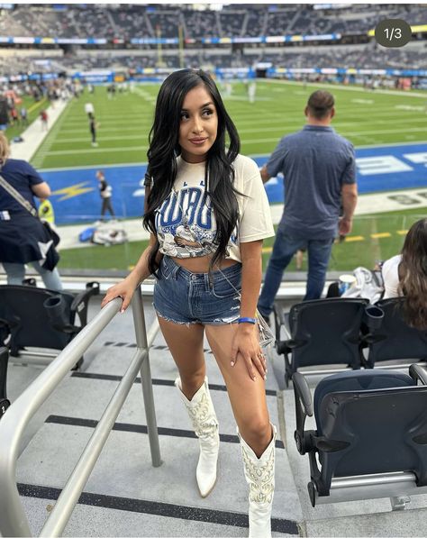 Jersey And Boots Outfit Football, Cute Baseball Jersey Outfits For Women, Dallas Cowboys Game Day Outfit Women, Dallas Cowboys Jersey Outfit Woman, Dallas Cowboy Outfits Woman, Texans Game Outfit Women, Dallas Cowboys Outfits Woman, Nfl Outfit Ideas Woman, Nfl Game Day Outfit Woman