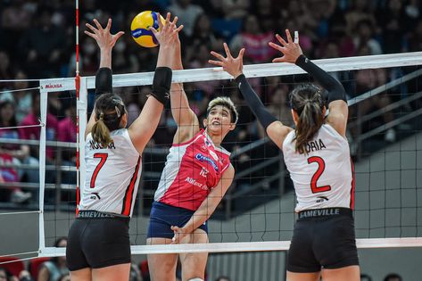 Losing not an option for Tots Carlos, Creamline in comeback win Tots Carlos, Korean Volleyball, Philippine Star, Volleyball Games, 25 21, Urdu News, Manila Philippines, News India, Sports News