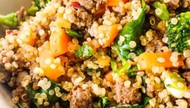 Easy Pizza Recipe (330kcal + healthy) - Her Highness, Hungry Me Quinoa Fried Rice, Fried Quinoa, Gluten Free Meal Prep, Ground Beef And Broccoli, Quinoa Rice, Healthy Ground Beef, Ground Beef Recipes Healthy, Weeknight Dinner Recipes Easy, Dinner With Ground Beef