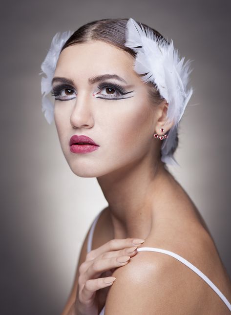 White Swan Headpiece, Ballet Recital Makeup, Ballerina Makeup Dancers, Ballet Makeup Stage, Ballet Stage Makeup, Swan Lake Makeup, Stage Makeup Dancer, White Swan Makeup, Recital Makeup