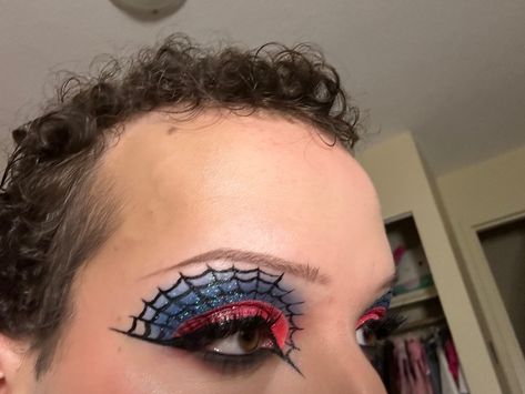 #spiderman #spidermanmakeup #halloweenmakeup #halloween #makeup #eyeshadow #eyeshadowlooks #eyeliner #spiderwebmakeup #blueeyemakeup #cutcrease #cutcreasemakeup #smokeyeyemakeup #eyebrows Halloween Makeup Eyeshadow, Spider Man Makeup, Spiderman Makeup, Spider Web Makeup, Eyeshadow For Blue Eyes, Cut Crease Makeup, Male Makeup, Blue Eye Makeup, Cut Crease