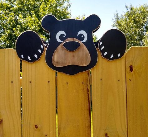 Fence Toppers, Wood Yard Art, Wood Art Projects, Wooden Bear, Fence Art, Top Decor, Wood Animal, Post Cap, Bear Crafts