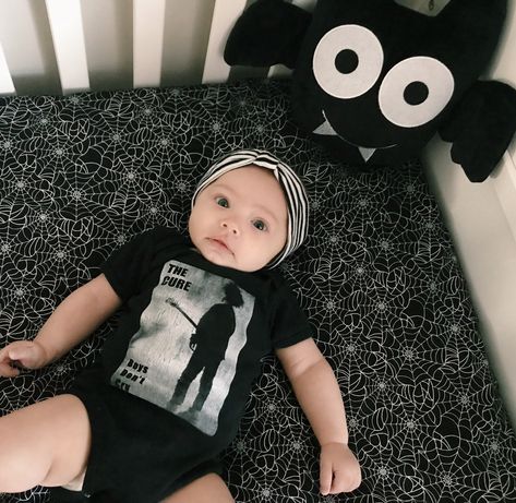 Goth Family Aesthetic, Punk Rock Nursery Ideas, Goth Baby Room, Goth Nursery Ideas, Goth Parents, Goth Mom Aesthetic, Goth Maternity, Punk Maternity, Gothic Baby Nursery