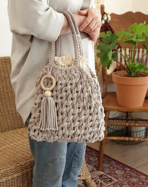 Macrame Bag Pattern Tutorials, Macrame Handbag, Diy Macrame Wall Hanging, Pola Macrame, Crochet Mobile, Macrame Purse, Handbag Pattern, Macrame Patterns Tutorials, Crochet Purse Patterns