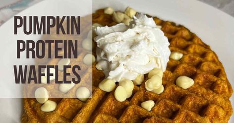 These easy pumpkin waffles are made with your Kodiak cake pancake and waffle mix and just a few other ingredients. Protein Pumpkin Waffles, Pumpkin Kodiak, Pumpkin Waffles Recipe, Pancake And Waffle, Easy Protein, Protein Waffles, Waffle Bar, Waffles Recipe, Waffle Cake