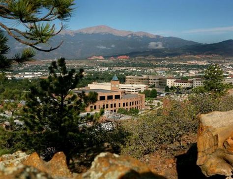 The University of Colorado in Colorado Springs is located on a gorgeous 500-acre campus that is near the foot of the Rocky Mountains. Surrounded by Colorado Springs’ stunning natural landscapes, the venue provides the perfect scenery and ambiance for your meeting or social event! University Of Colorado Colorado Springs, Colorado State University, University Of Colorado, Social Event, Natural Landscapes, The Rocky Mountains, Unique Wedding Venues, Unique Venues, Event Services