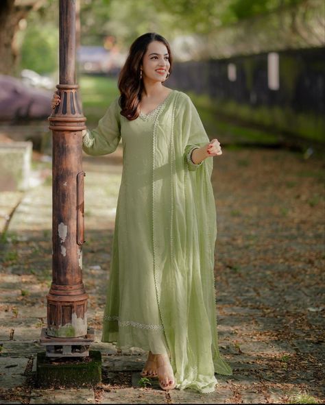 Dress Classy Elegant, Pastel Color Dress, Stylish Kurtis Design, Long Frock Designs, Trendy Outfits Indian, Long Gown Design, Salwar Pattern, Churidar Designs, Anarkali Dress Pattern