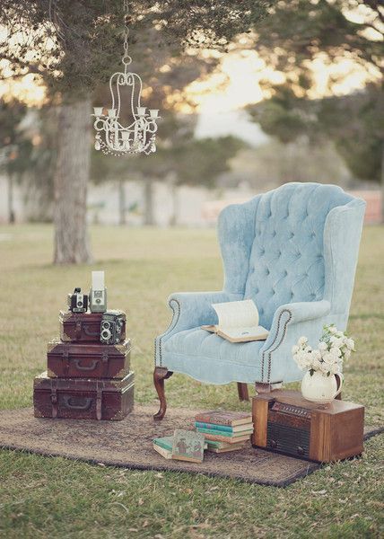 20 Fabulous Photo booth Backdrops to make your Pics POP! | weddingsonline Shabby Chic Decorating, Booth Backdrops, Backdrop Birthday, Decor Shabby Chic, Outdoor Wedding Reception, Outdoor Reception, Vintage Wedding Decorations, Shabby Chic Vintage, Shabby Chic Wedding