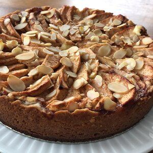 Bavarian Apple Torte Recipe, Apple Torte, German Food Authentic, Apple Tart Recipe, Torte Recipe, Berry Cheesecake, Apples And Cheese, Rich Desserts, No Bake Cheesecake