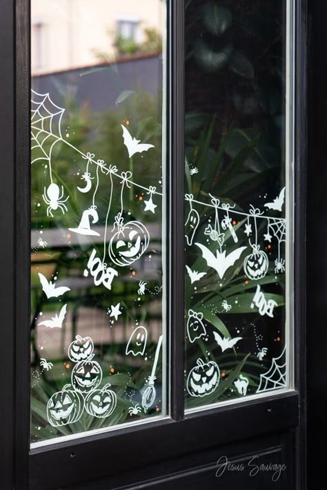 HELLO AUTUMN #DIY - jesus-sauvage Fall Window Painting, Halloween Window Display, Autumn Window Display, Painted Window Art, Halloween Chalkboard, Autumn Diy, Halloween Window Decorations, Bricolage Halloween, Halloween Decor Diy