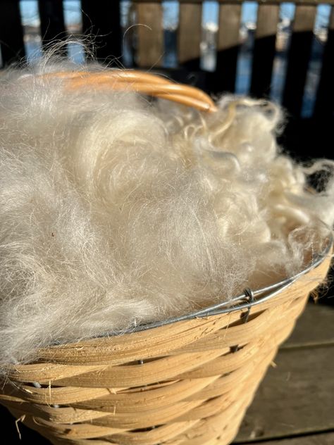 Teased rya locks in the sun (see as in the featured image). Spinning Wool, Different Tools, Cool Costumes, Cool Things To Make, French Antiques, Spinning, The Things, Hobbies, The Sun