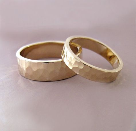 Wedding Ring Hand, Hammered Wedding Rings, Gold Wedding Ring Set, Unusual Wedding Rings, Hammered Wedding Bands, 14k Gold Wedding Ring, Country Rings, Wedding Band Designs, Yellow Gold Wedding Ring